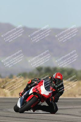 media/Oct-13-2025-Moto Forza (Mon) [[a66d839500]]/3-B Group/Session 3 (Turn 16)/